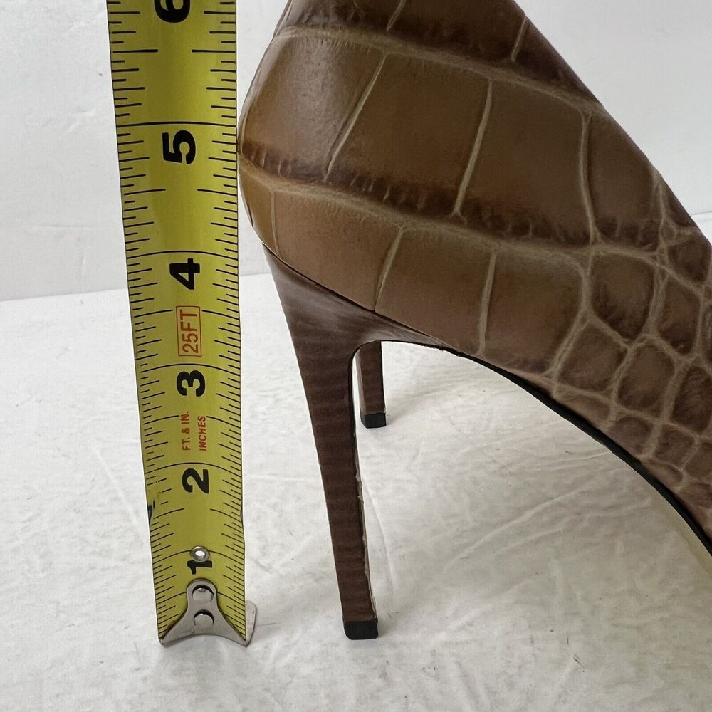 Coach Women’s Alligator Print Pumps Size 8.5 Brown - Picture 7 of 7